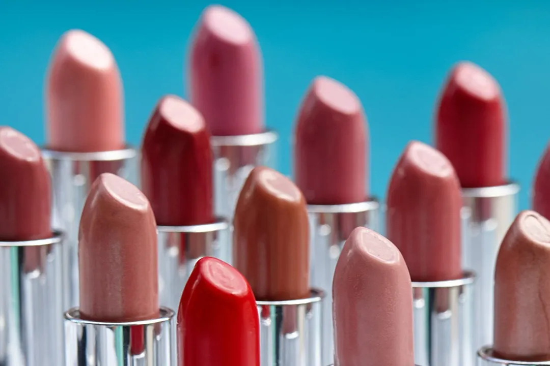 رژ لب، به عنوان یکی از محبوبترین محصولات آرایشی است