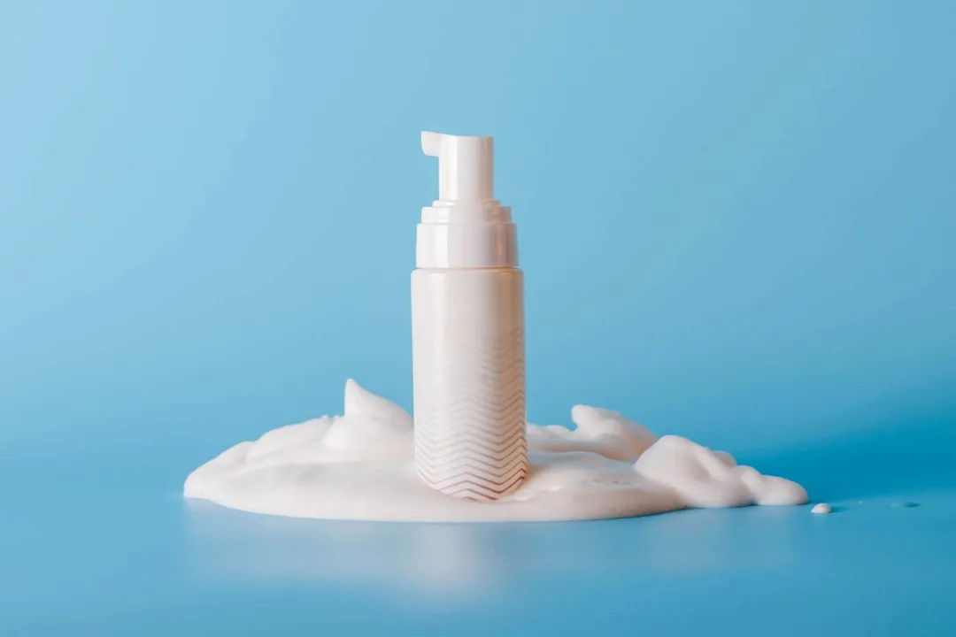 فوم شستشو یکی از اصلی‌ترین محصولات در روتین مراقبتی پوست چرب و جوش‌دار است.