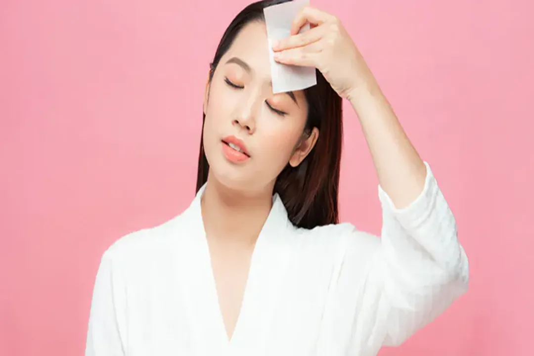 کرم کنترل سبوم ترشح چربی اضافه پوست را کاهش می دهد